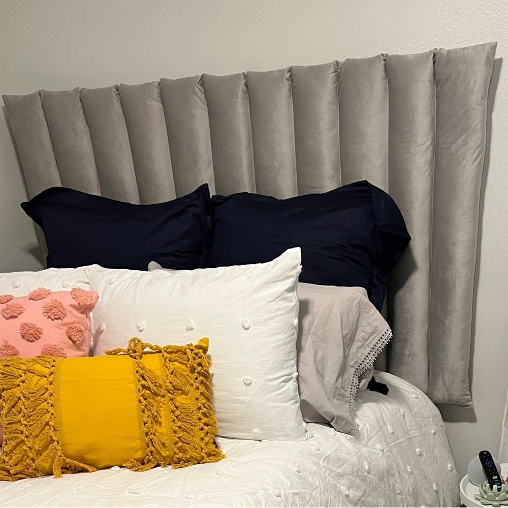 Gray Modern Textured Pillow Headboard
